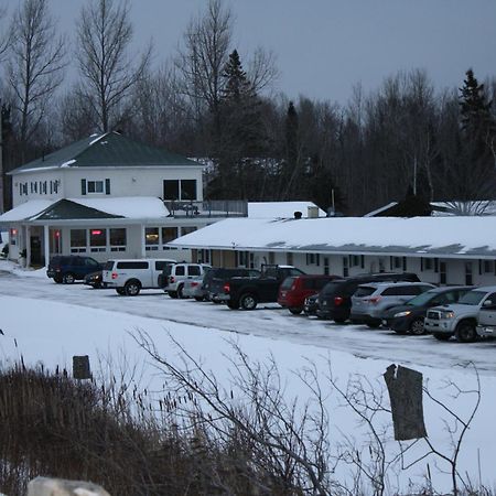 Carolyn Beach Inn Thessalon Buitenkant foto
