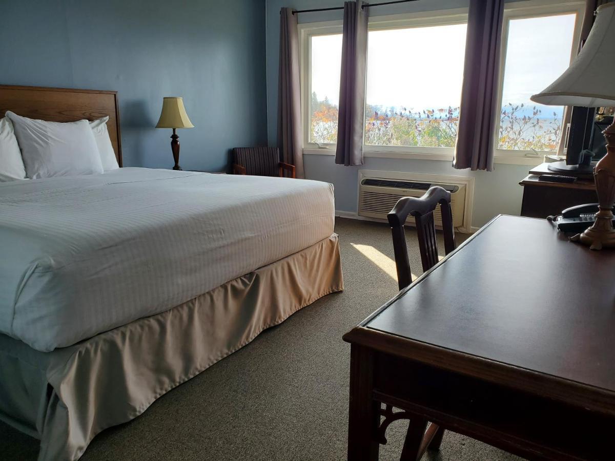 Carolyn Beach Inn Thessalon Buitenkant foto