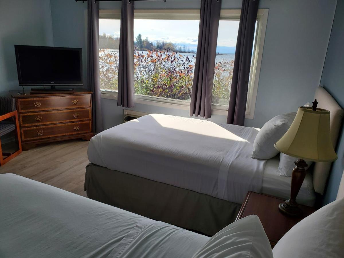 Carolyn Beach Inn Thessalon Buitenkant foto