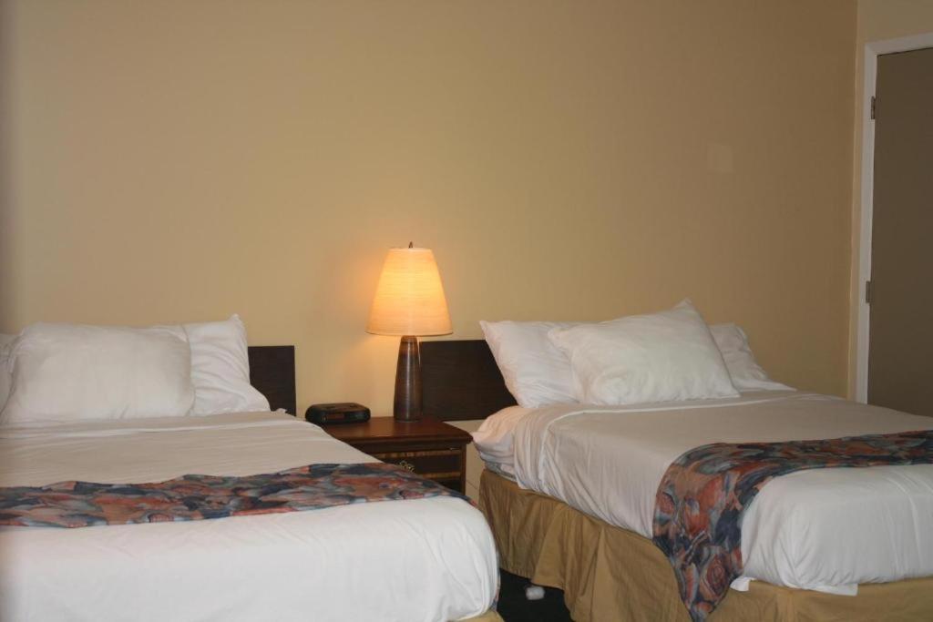 Carolyn Beach Inn Thessalon Buitenkant foto
