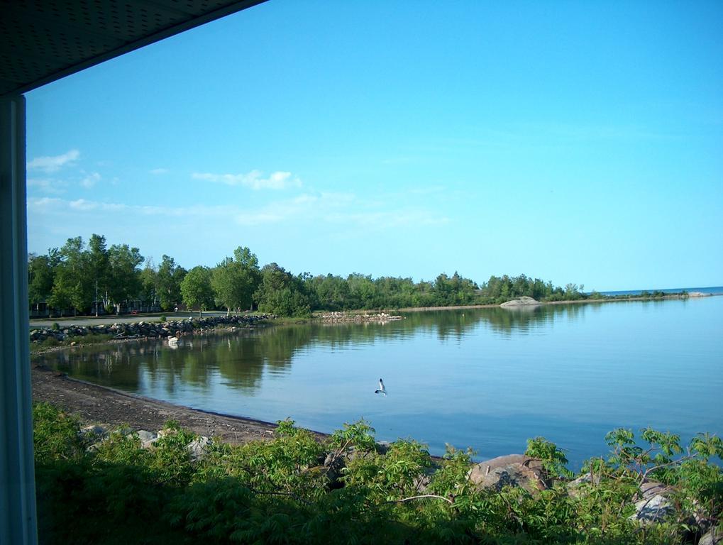 Carolyn Beach Inn Thessalon Buitenkant foto
