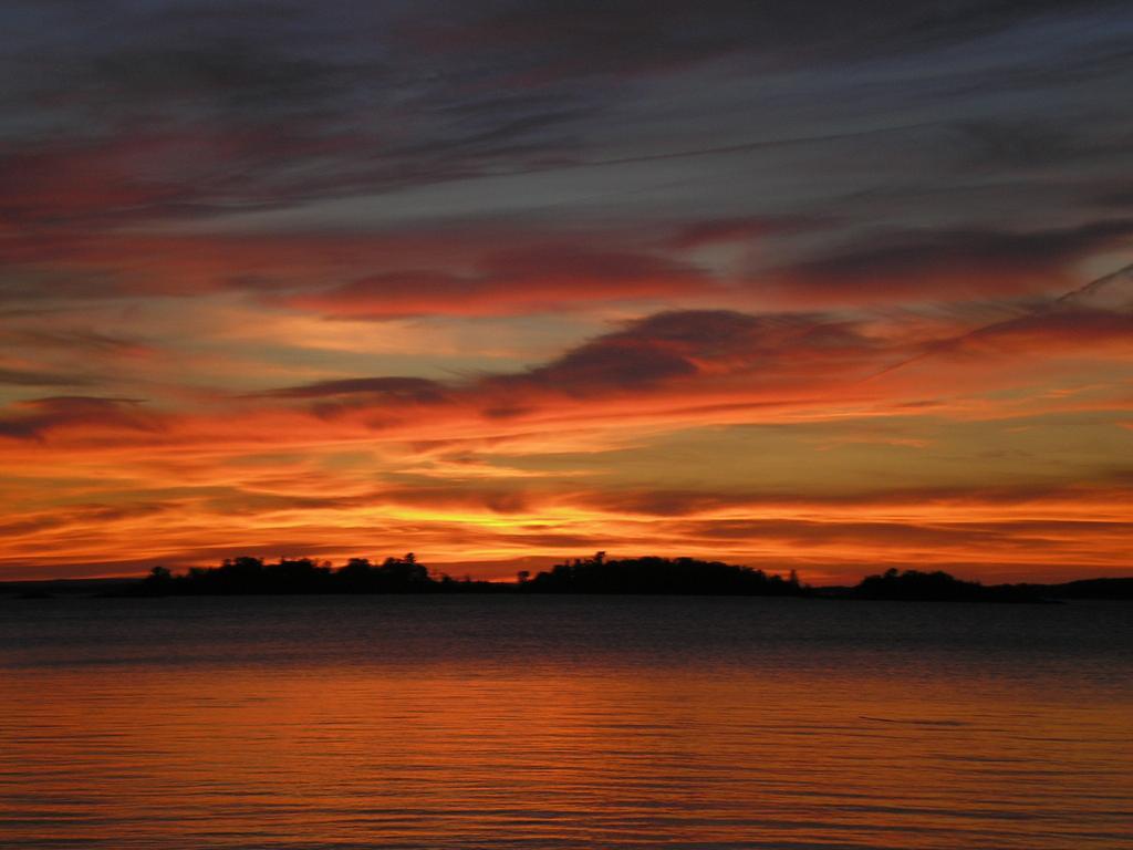 Carolyn Beach Inn Thessalon Buitenkant foto