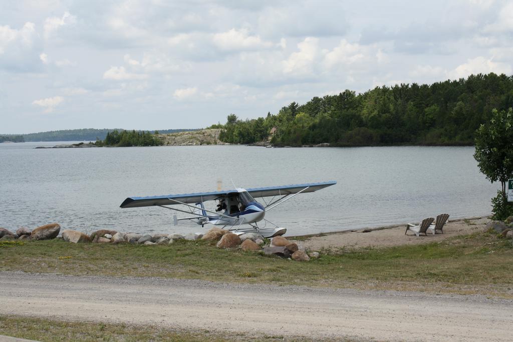 Carolyn Beach Inn Thessalon Buitenkant foto