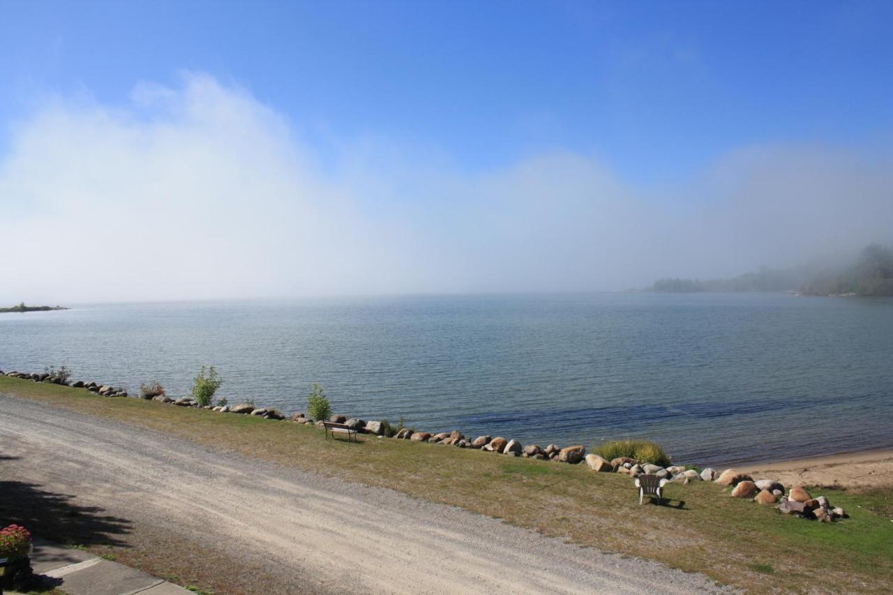 Carolyn Beach Inn Thessalon Buitenkant foto