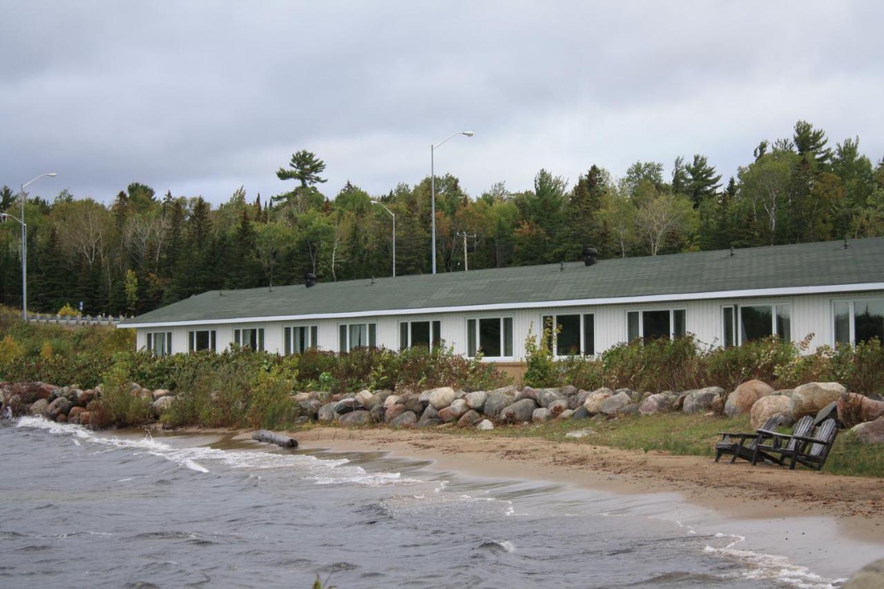 Carolyn Beach Inn Thessalon Buitenkant foto